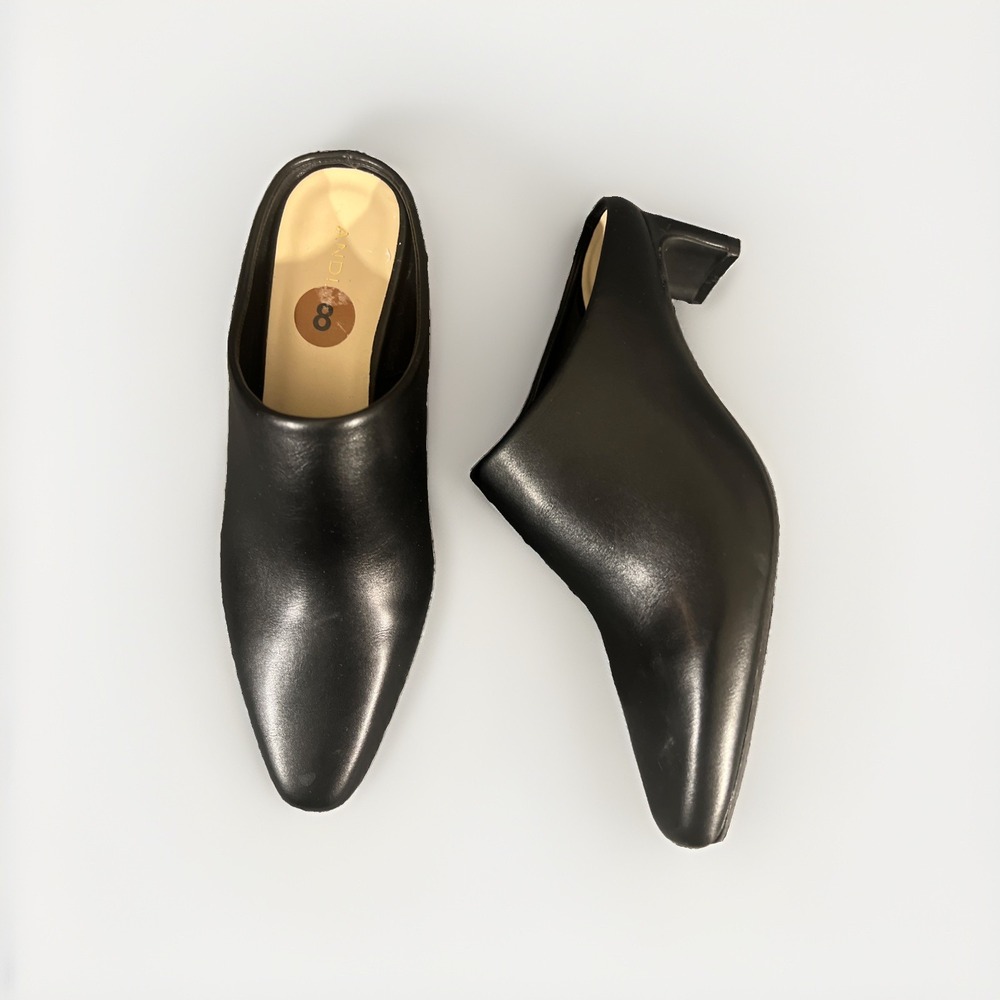 Andiamo Black Leather Size 8M Pointed Toe Mules Size 8M